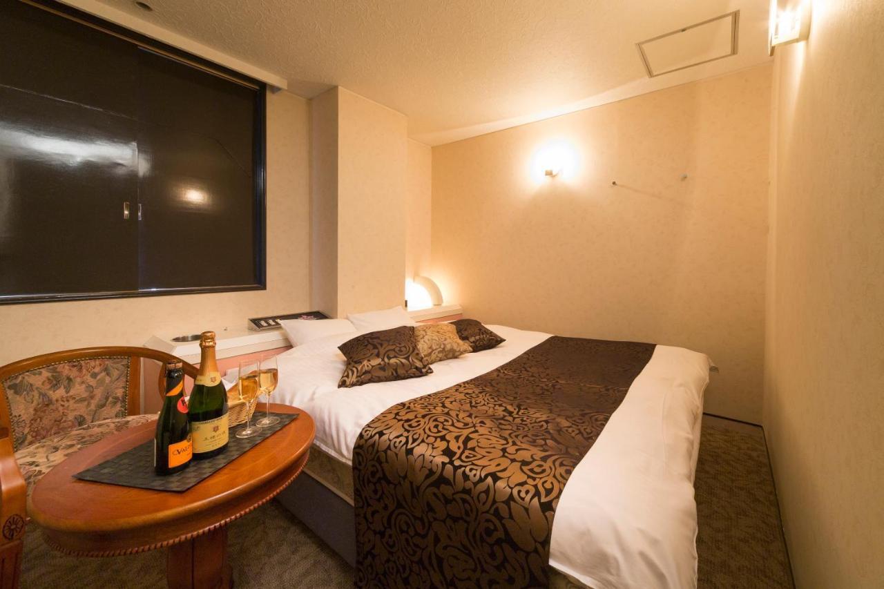 Hotel Le Rosey (Adults Only) Китакюсю Экстерьер фото